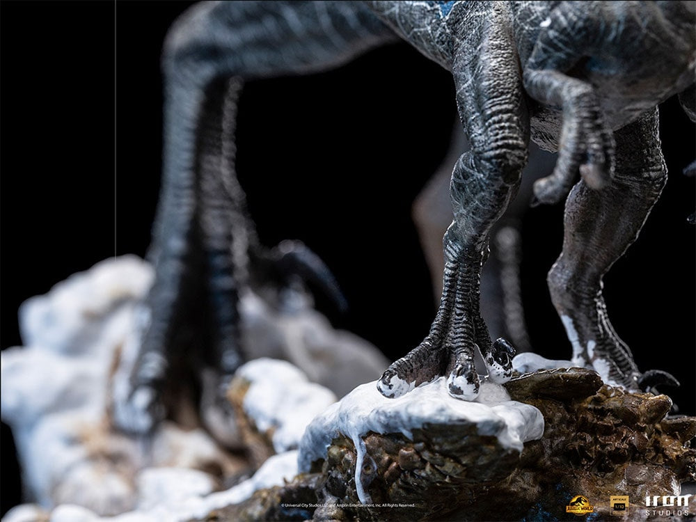 Iron Studios DELUXE Jurassic World: Dominion Blue and Beta 1/10 Art Scale Statue
