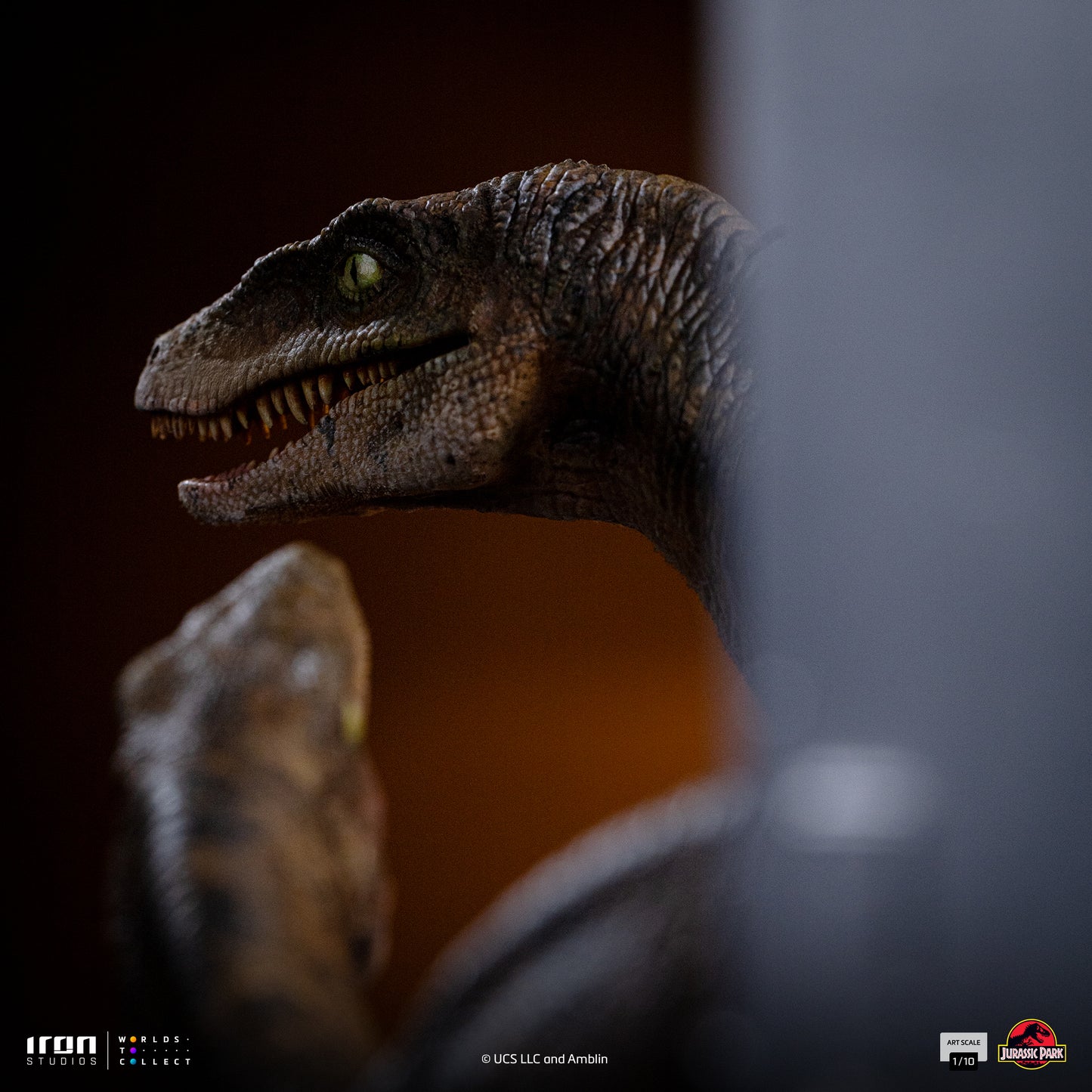 Iron Studio Raptors at the Kitchen's Door - Jurassic Park - Art Scale 1/10 Scale
