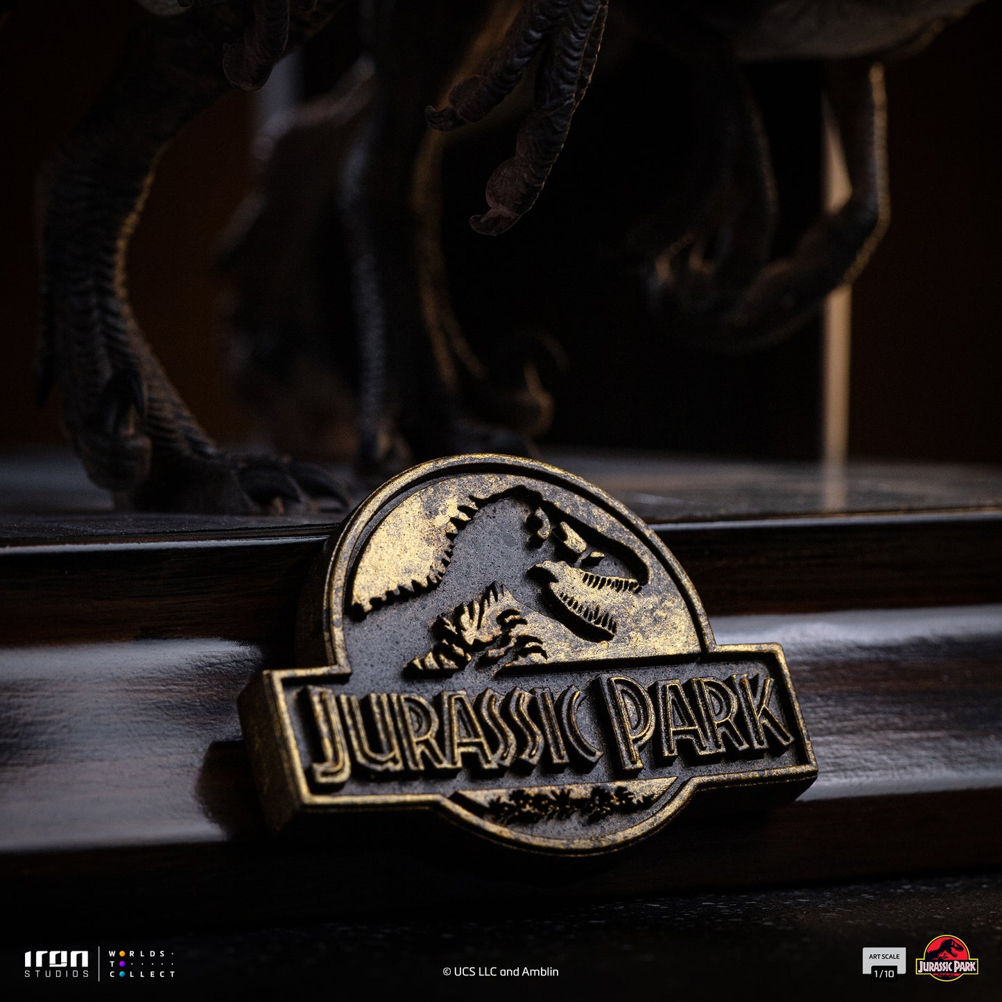 Iron Studio Raptors at the Kitchen's Door - Jurassic Park - Art Scale 1/10 Scale