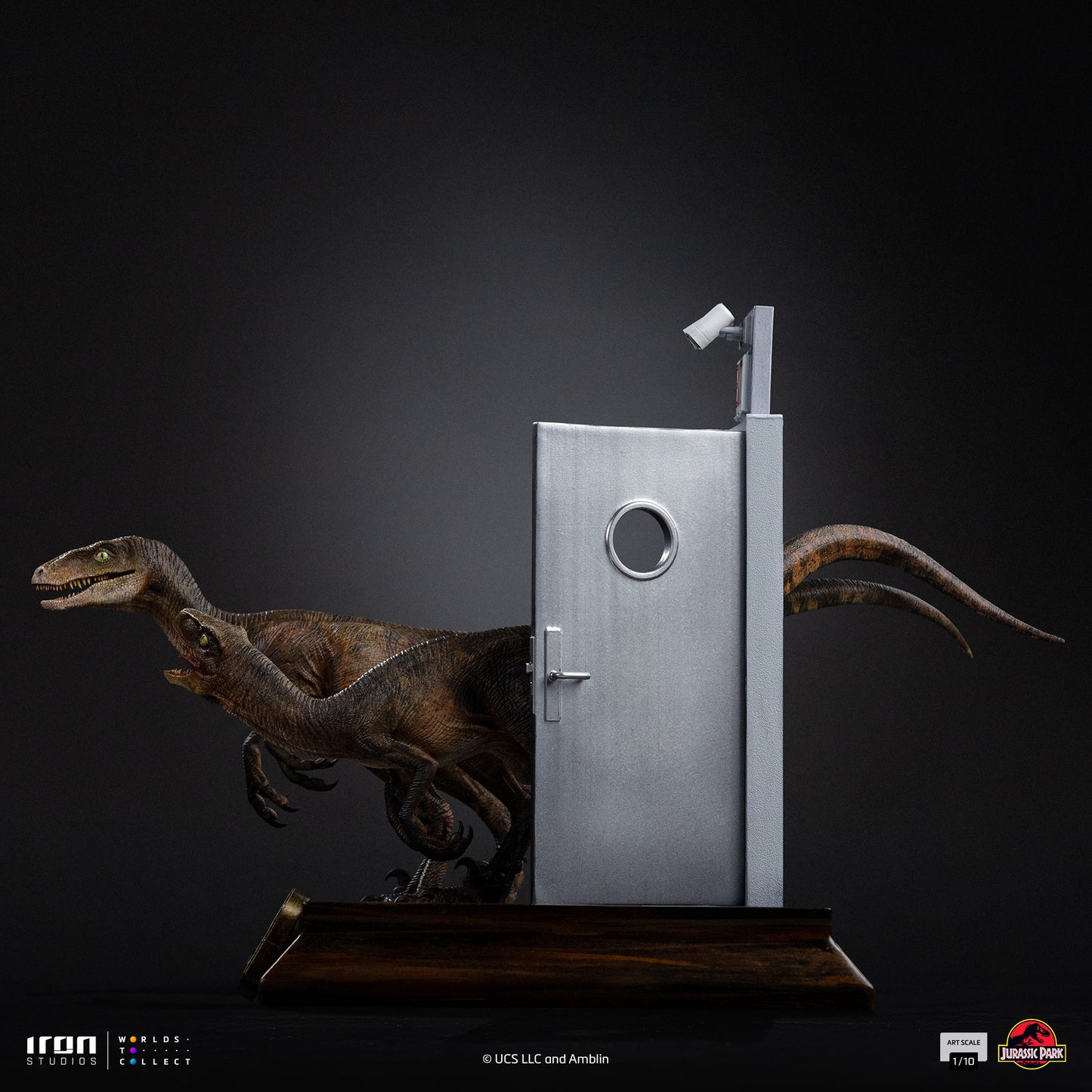 Iron Studio Raptors at the Kitchen's Door - Jurassic Park - Art Scale 1/10 Scale