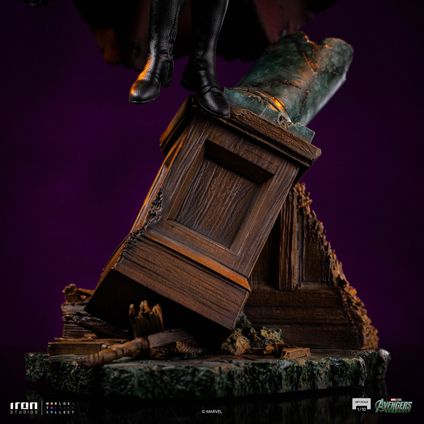 PRE ORDER - Iron Studio Magneto - Avengers: Doomsday - Art Scale 1/10