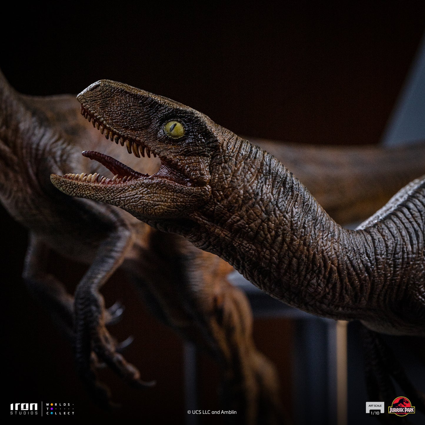 Iron Studio Raptors at the Kitchen's Door - Jurassic Park - Art Scale 1/10 Scale