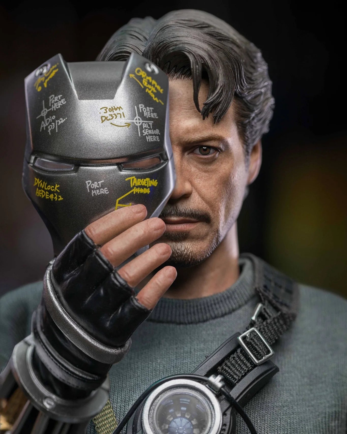 STOCK - Special Edition Hot Toys MMS582B Tony Stark Mech Test Version 2.0 Deluxe Edition
