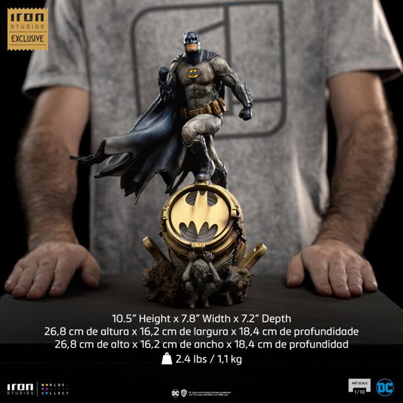 Iron Studios 2023 Event Exclusive (DC Comics Batman Deluxe Art Scale 1/10 Statue (Light Up Batsignal)