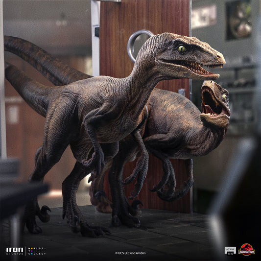 Iron Studio Raptors at the Kitchen's Door - Jurassic Park - Art Scale 1/10 Scale