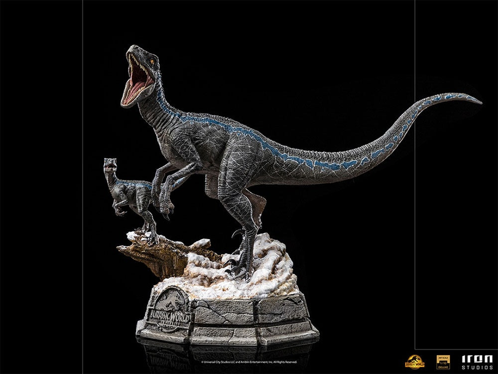 Iron Studios DELUXE Jurassic World: Dominion Blue and Beta 1/10 Art Scale Statue