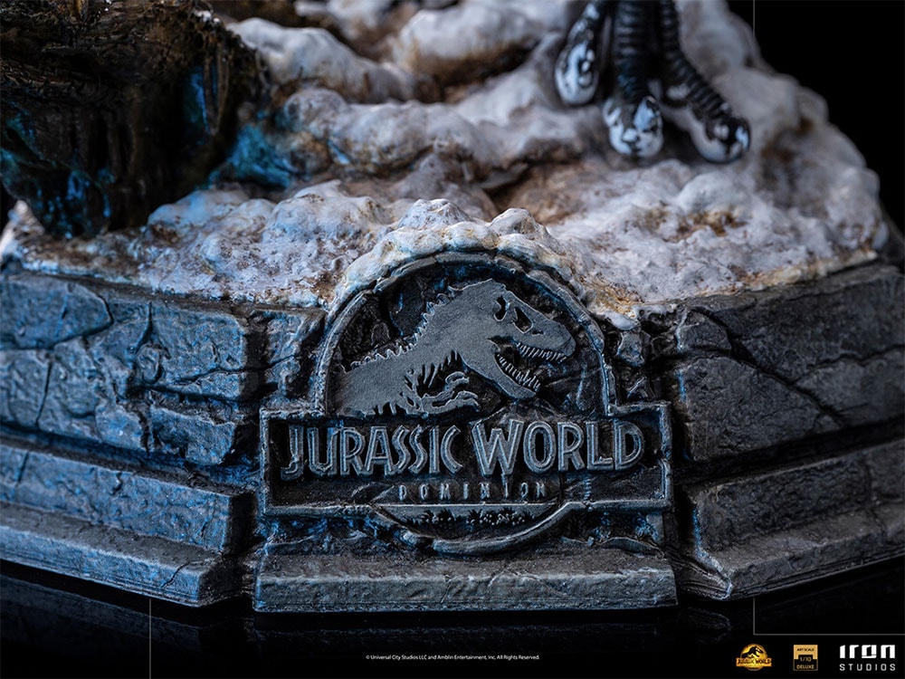 Iron Studio Blue and Beta Deluxe 1/10 Scale Jurassic World Dominion Dinosaur